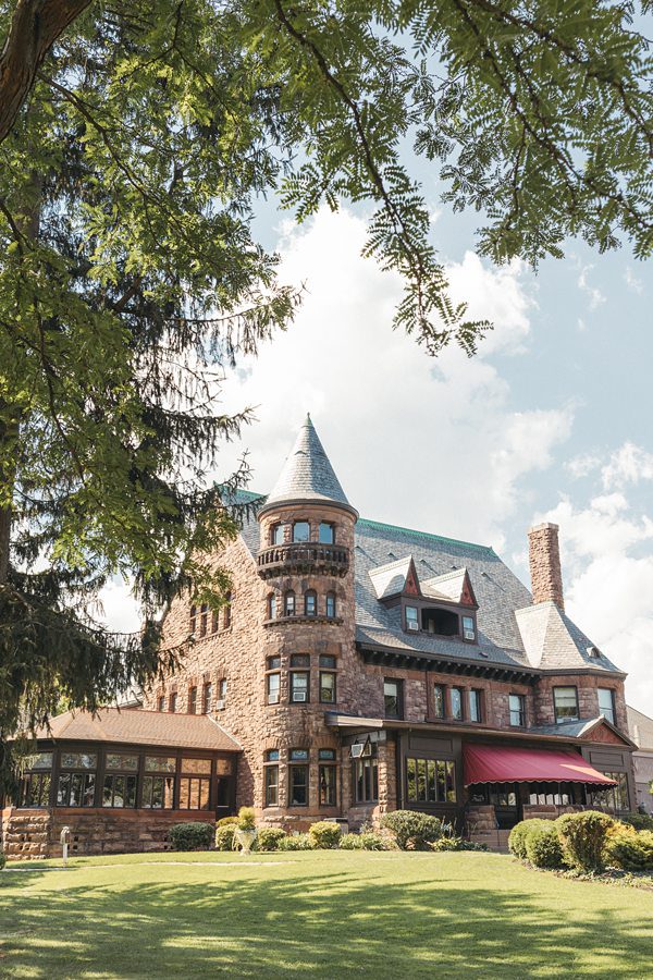 Geneva NY Wedding Photographer Belhurst Castle x