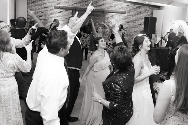 Raleigh Wedding Photographer Documentary Style x Raleigh Wedding Photographer Documentary Style x