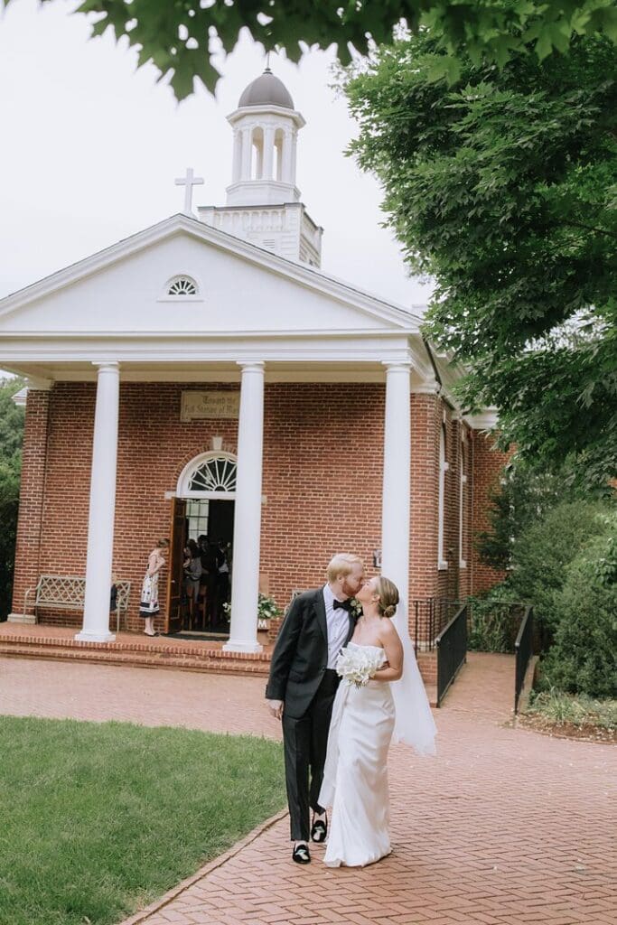 Virginian Hotel Wedding Lynchburg Wedding Photographer Documentary Candid Style x Virginian Hotel Wedding Lynchburg Wedding Photographer Documentary Candid Style x